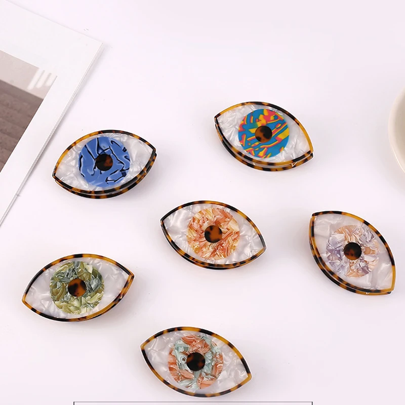 

2022 Hot Selling Popular Mixed Color Big Eyes Acetate Hair Clips Evil Eye Hair Claw Clips Women Girls Trendy Wacky Hair Accessor