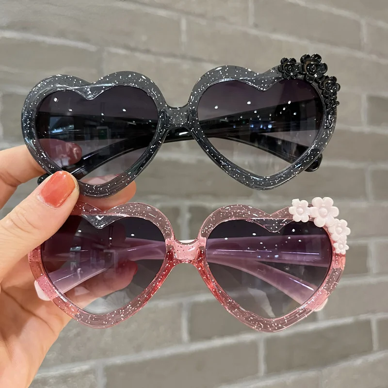 

New Transparent Shiny Children Sunglasses Love Heart Girls Boys Sunglasses Cute Flower Fashion Kids Eyewear Baby Classic Glasses
