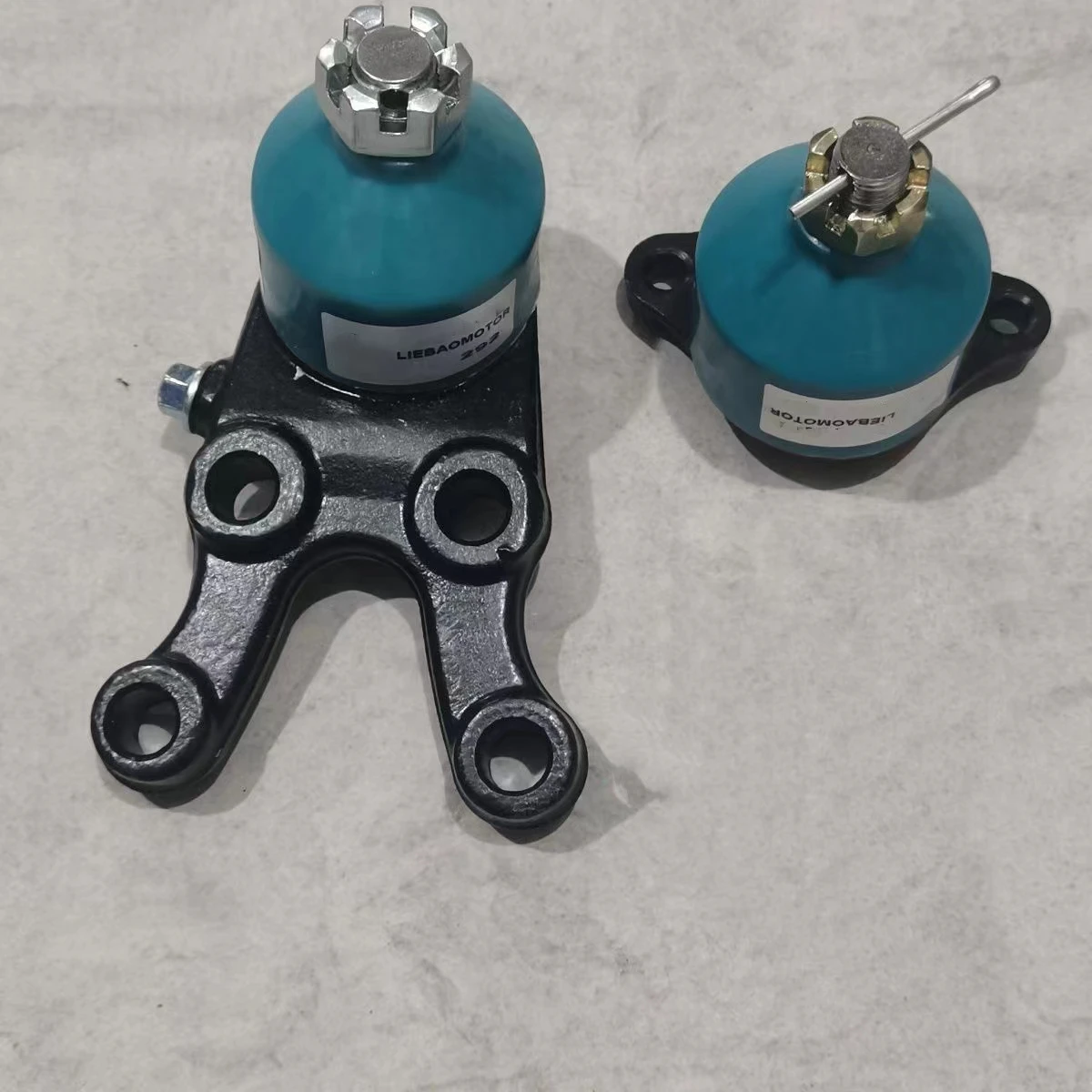 Передний верхний нижний шаровой шарнир для Mitsubishi Montero1992-2000 Montero Sport MB860829 MB831037 MB831038