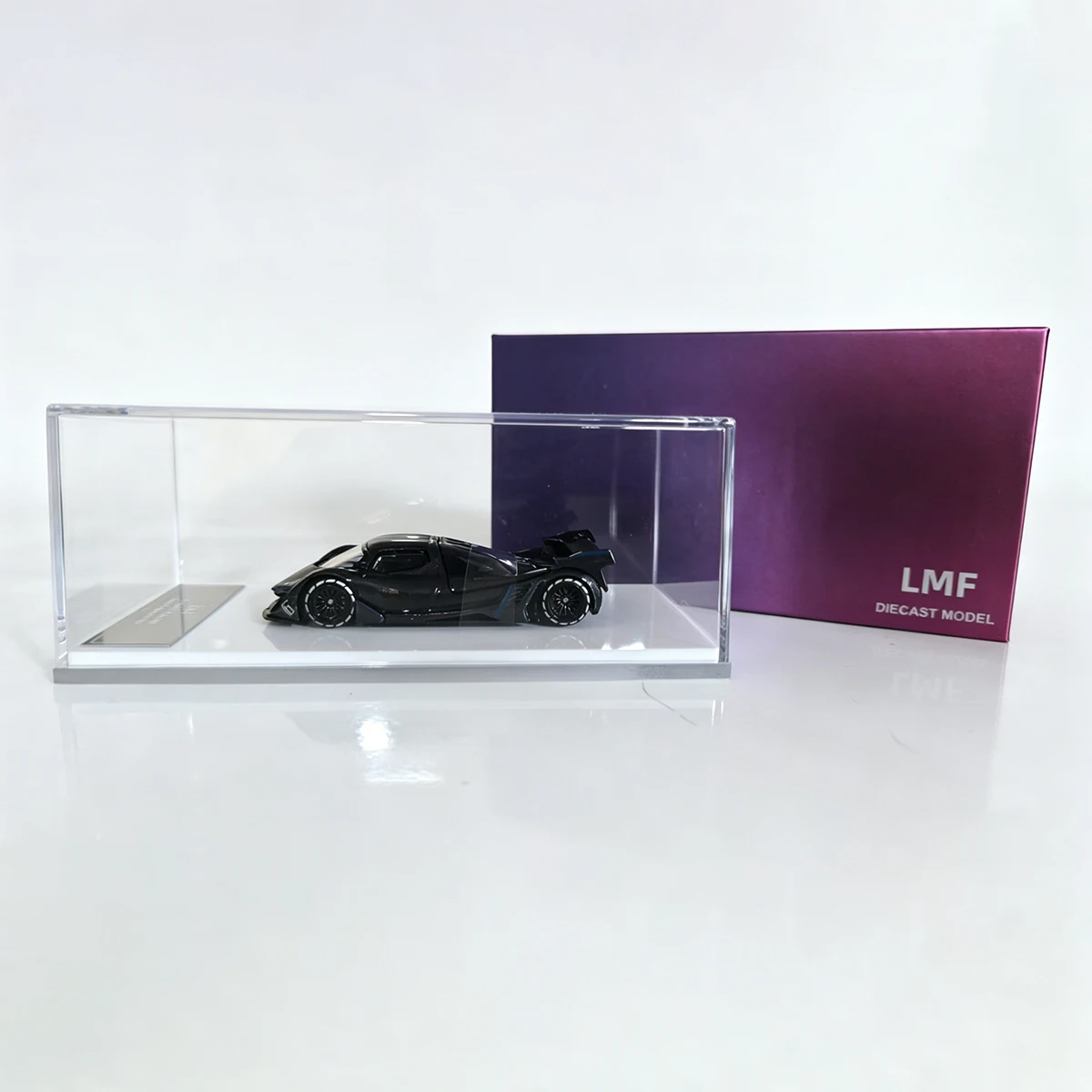 Модель LMF 1:64 Devel 16 Hypercar, полностью карбоновая, с золотой и серебряной отделкой, два варианта цвета, литая модель автомобиля, в наличии (art.: 3920db3592d23) - 3920db3592d23