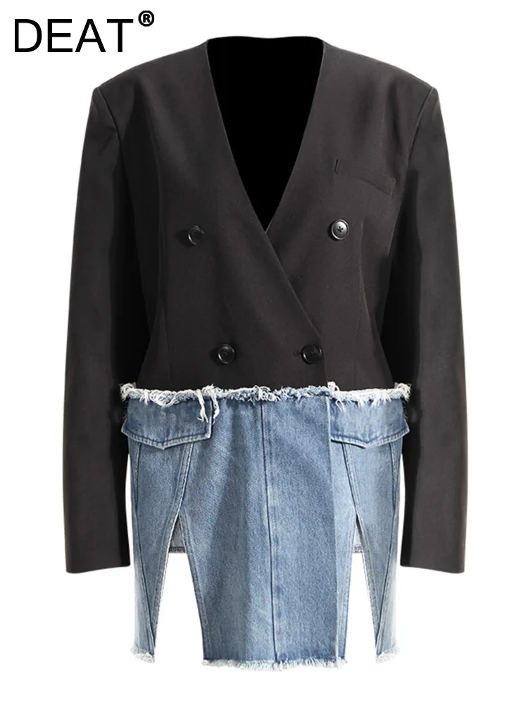 

Женская джинсовая куртка DEAT, свободная двубортная куртка составного кроя контрастных цветов с V-образным вырезом и разрезом, модель 17A7376 на ...