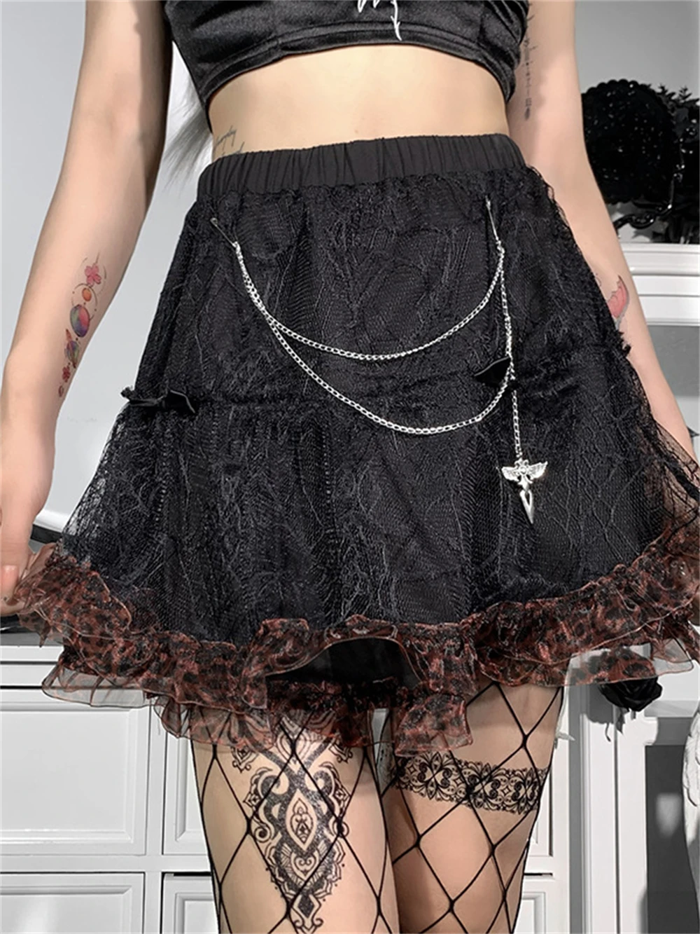 

Patchwork Lace Trim Goth Mini Skirt Women Mesh Gothic Style Chains Skirts Female Y2k Fashion A-line High Waist Short Faldas