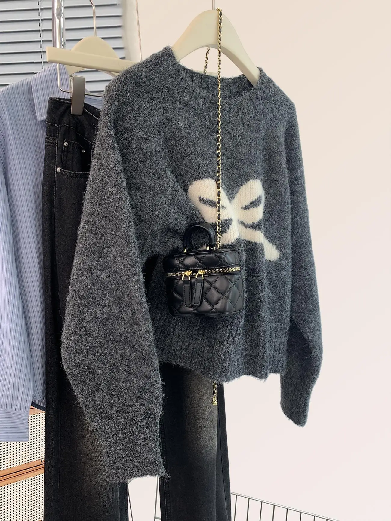 Gray Bow Raccoon Velvet Pullover Sweater Women's Autumn and Winter New Small round Neck Knit Top |