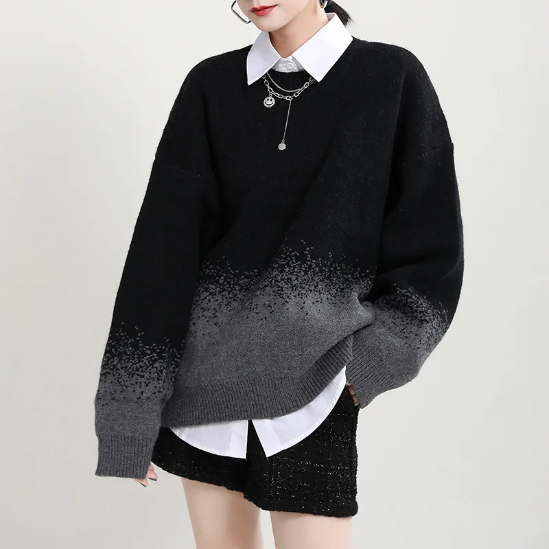 Black and White Loose Sweater Women's Autumn and Winter Wear 2022 New Loose Slim Mid-length Street-style Crewneck Knit Top Trend