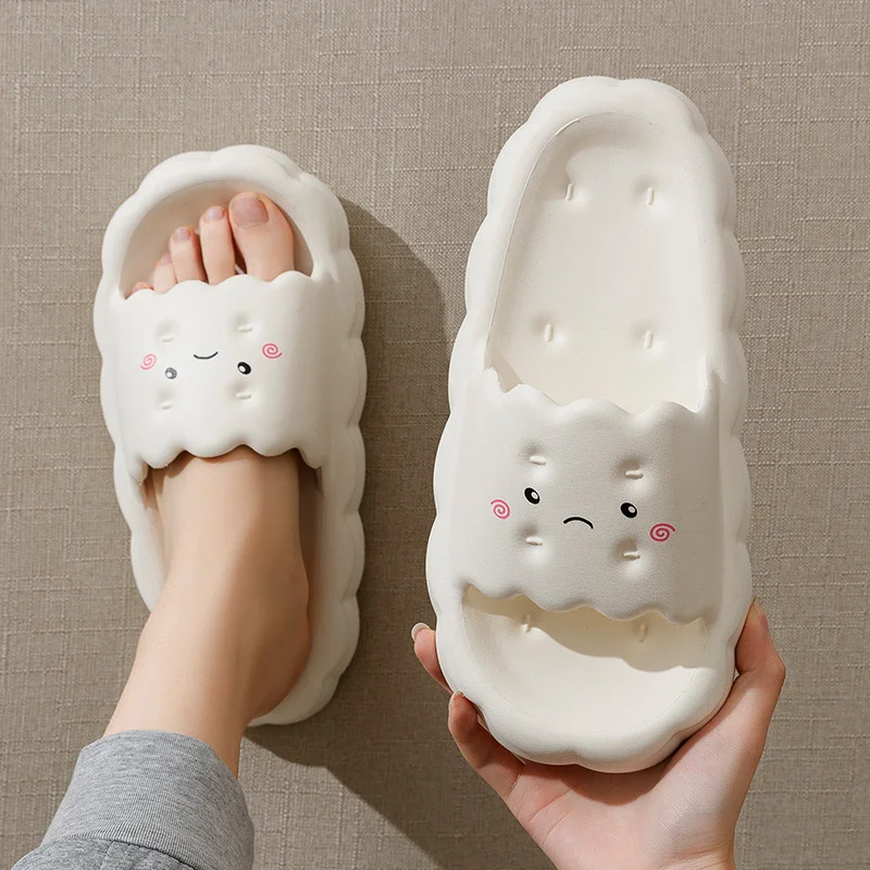 

Women Summer Cloud Slippers Cute Cloud 2023 New Design Cartoon Shape Slippers Couples Outdoor Soft Non Slip Bathroom Slippers