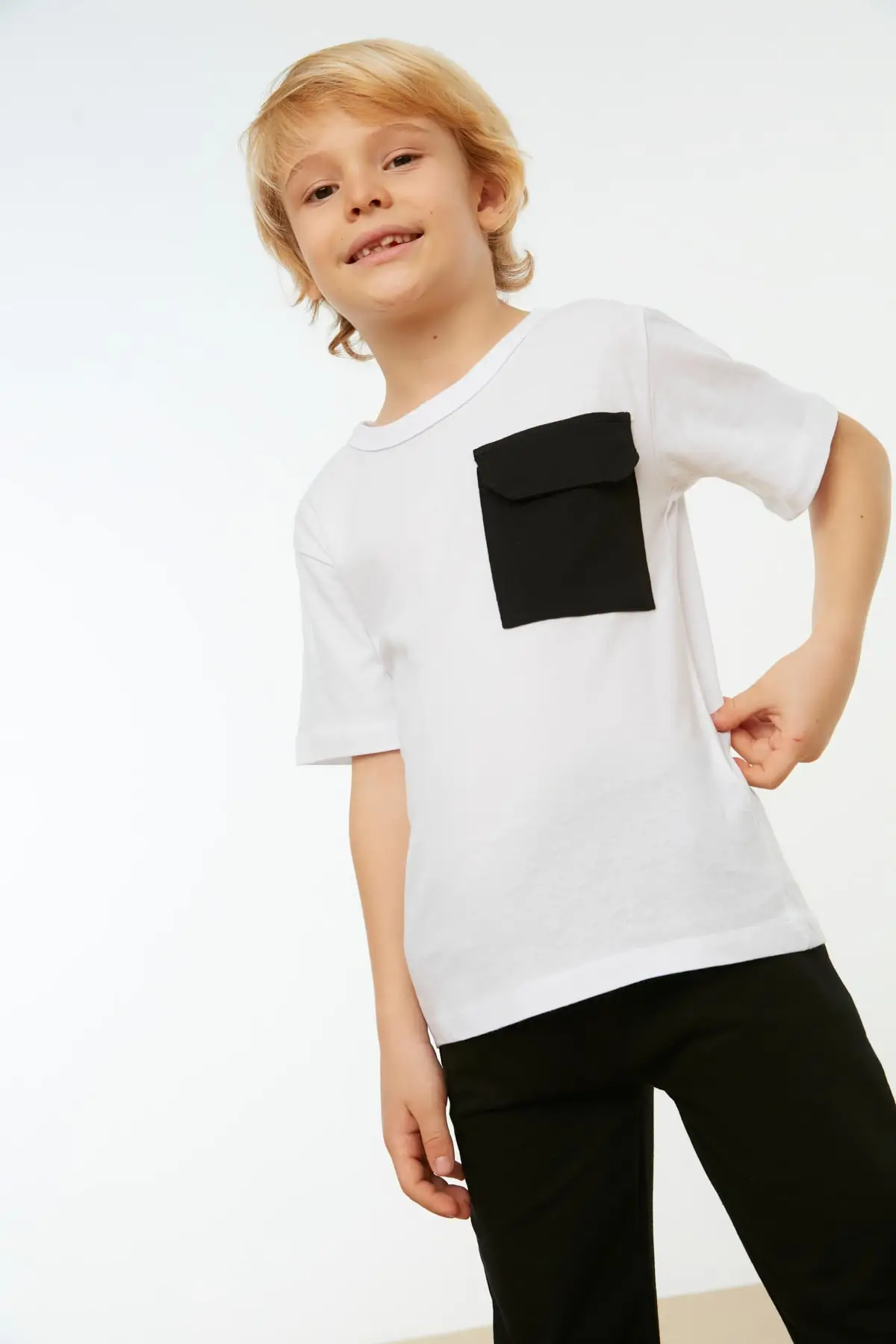 

Pocket Detail Male Child Knitted T-Shirt TKDSS22TS0753