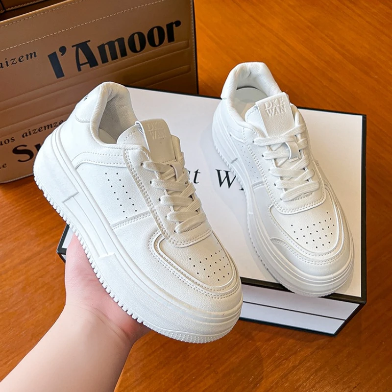 Новинка 2024 Повседневная дышащая и удобная спортивная обувь на толстой подошве