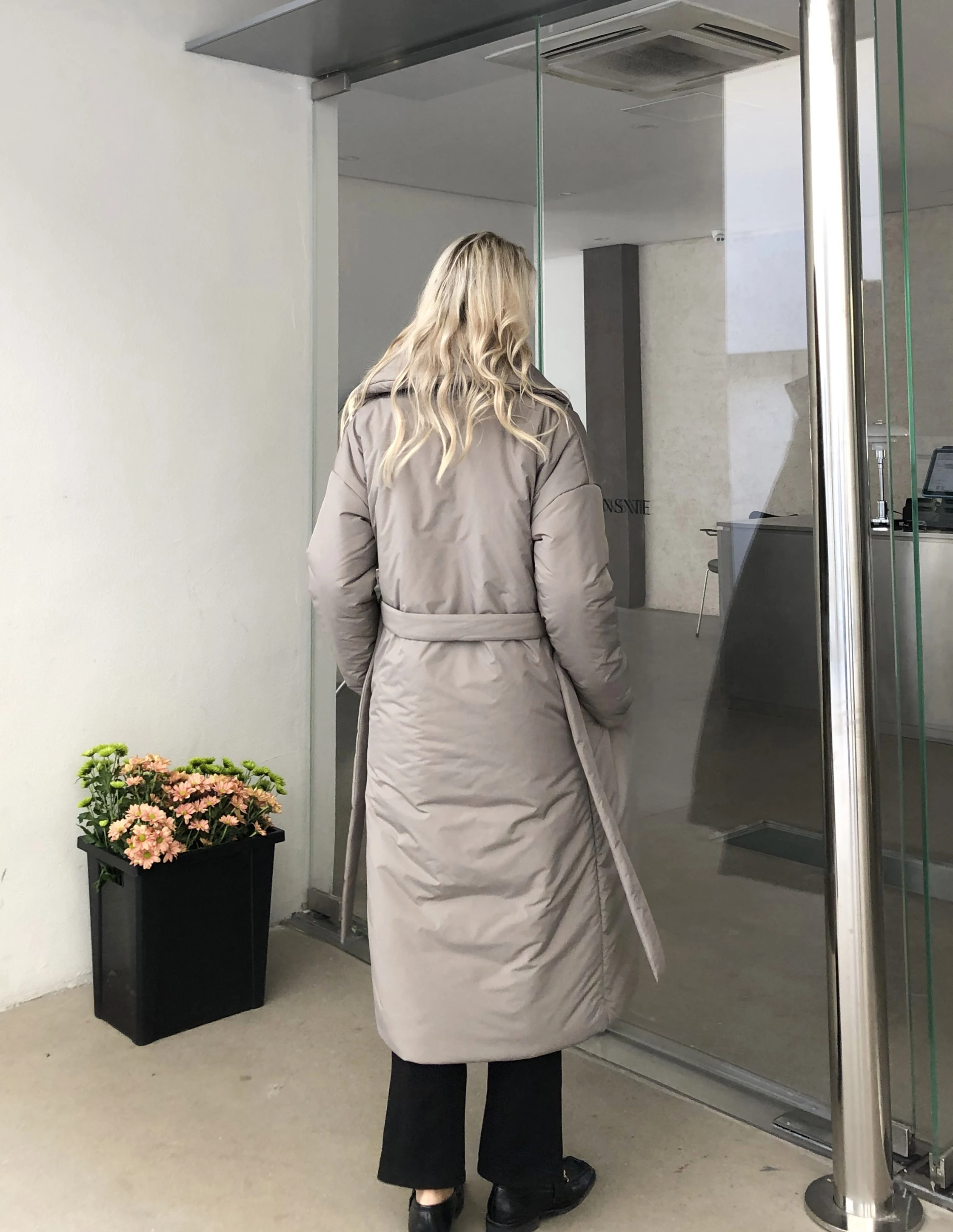 2022 Women Winter Jacket coat Stylish Thick Warm fluff Parka Female water proof outerware coat New Hot