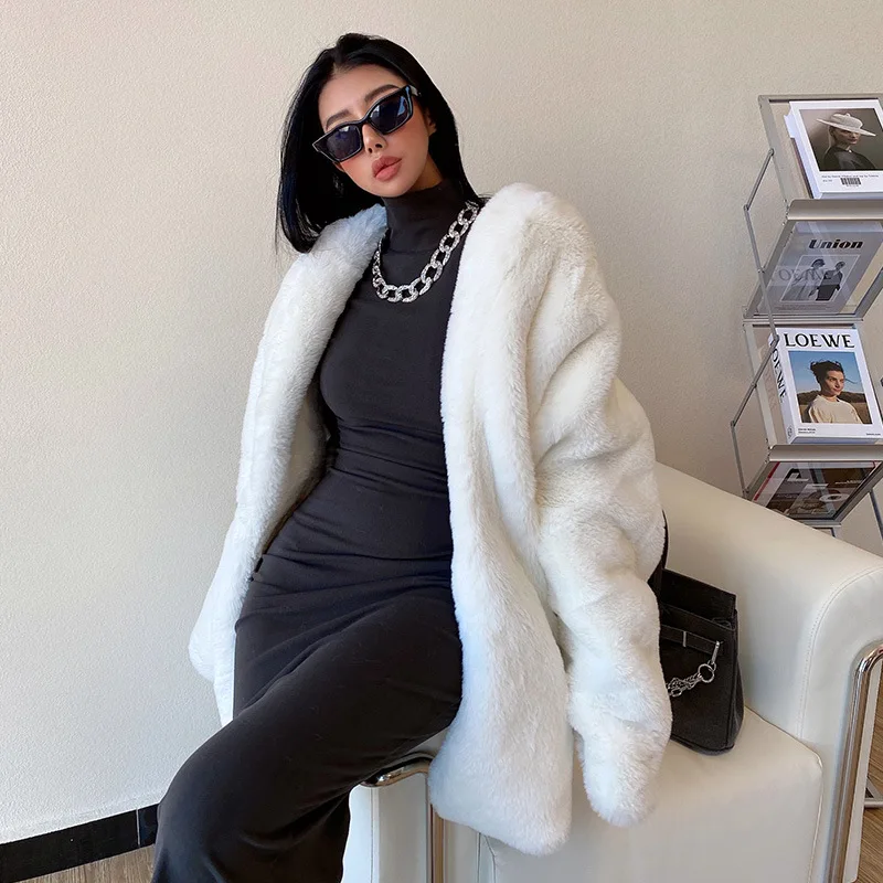 2022 Faux Fur Jacket Fashionable White Fur Coat Women's High Street Long Coat Casaco Neve Feminino Fell Jacke Abrigos Largos