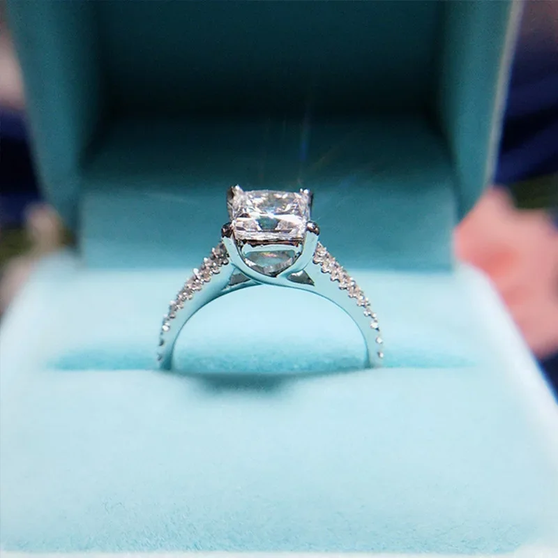 

D Color Mosang Stone Square Diamond Princess Square Ring Female Diamond 1 Carat 18K White Gold Set Four Claw Diamond Ring
