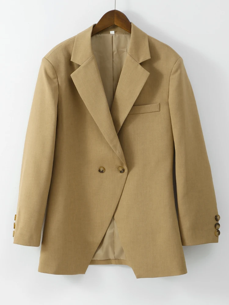 Женский офисный пиджак на пуговицах