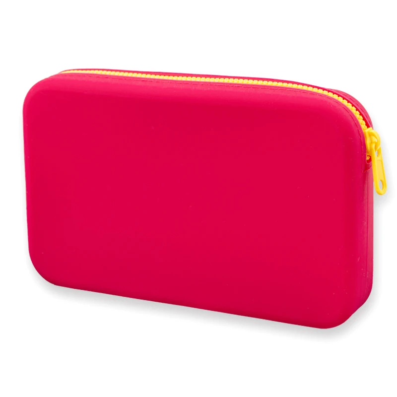 

Силиконовая косметичка квадратная