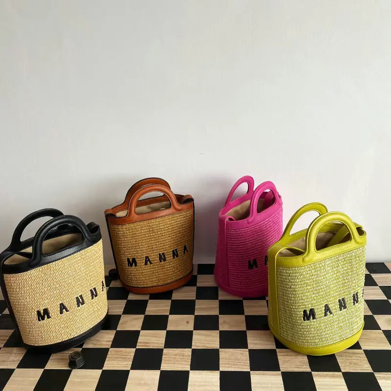 

Summer 2022 New Straw Woven Bag with PU Splicing Bouquet Mouth Dish Basket Bucket Shoulder Carry Cross-body Bags for Woman
