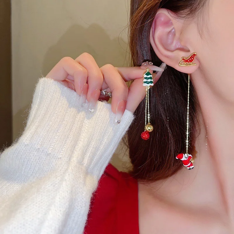 

Unique Xmas Santa Claus Tree Stud Earrings for Women Christmas Snowflake Snowman Hat Drop Party Fashion New Year Jewelry Gift