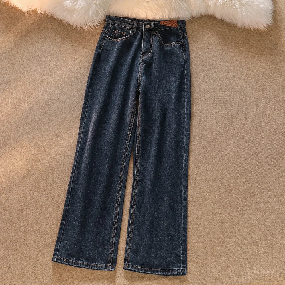 Рисунок 4 - Женские прямые широкие брюки Y2k