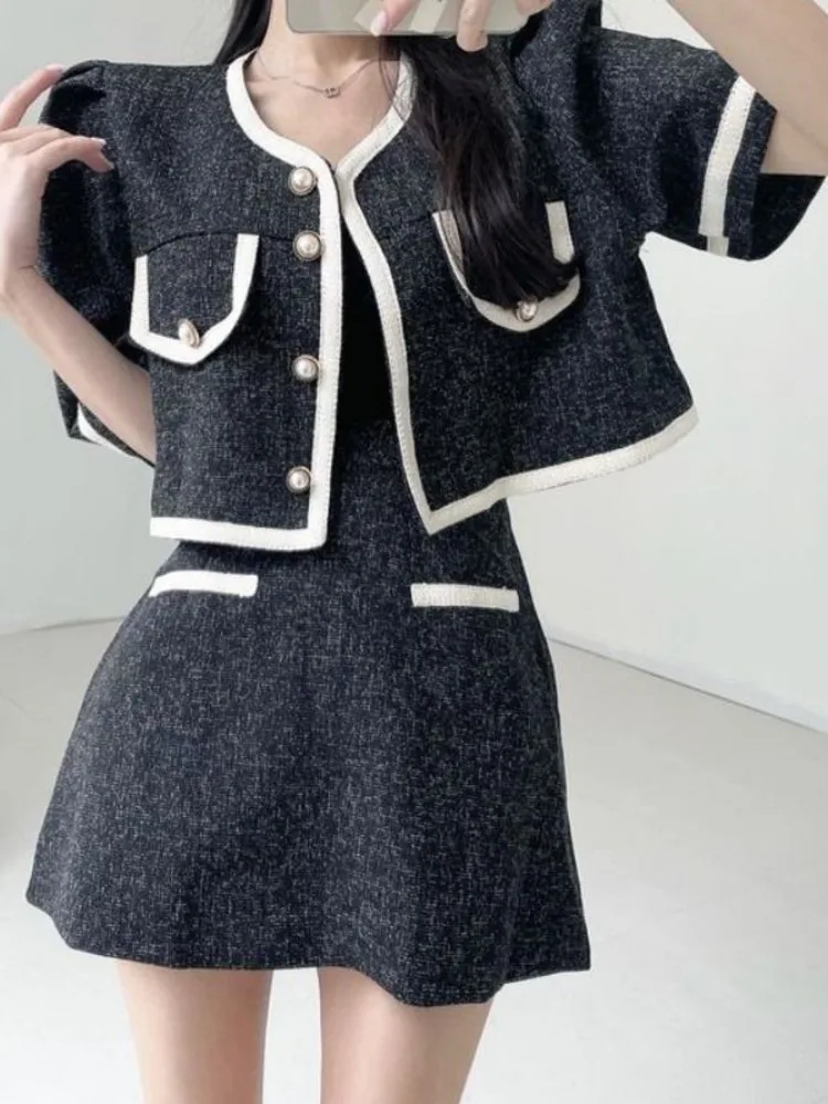 

Temperament Chic Summer Color Matching Tweed Two Piece Set V-neck Pearl Buckle Crop Top + Bag Hip Thin A-line Skirt Sets