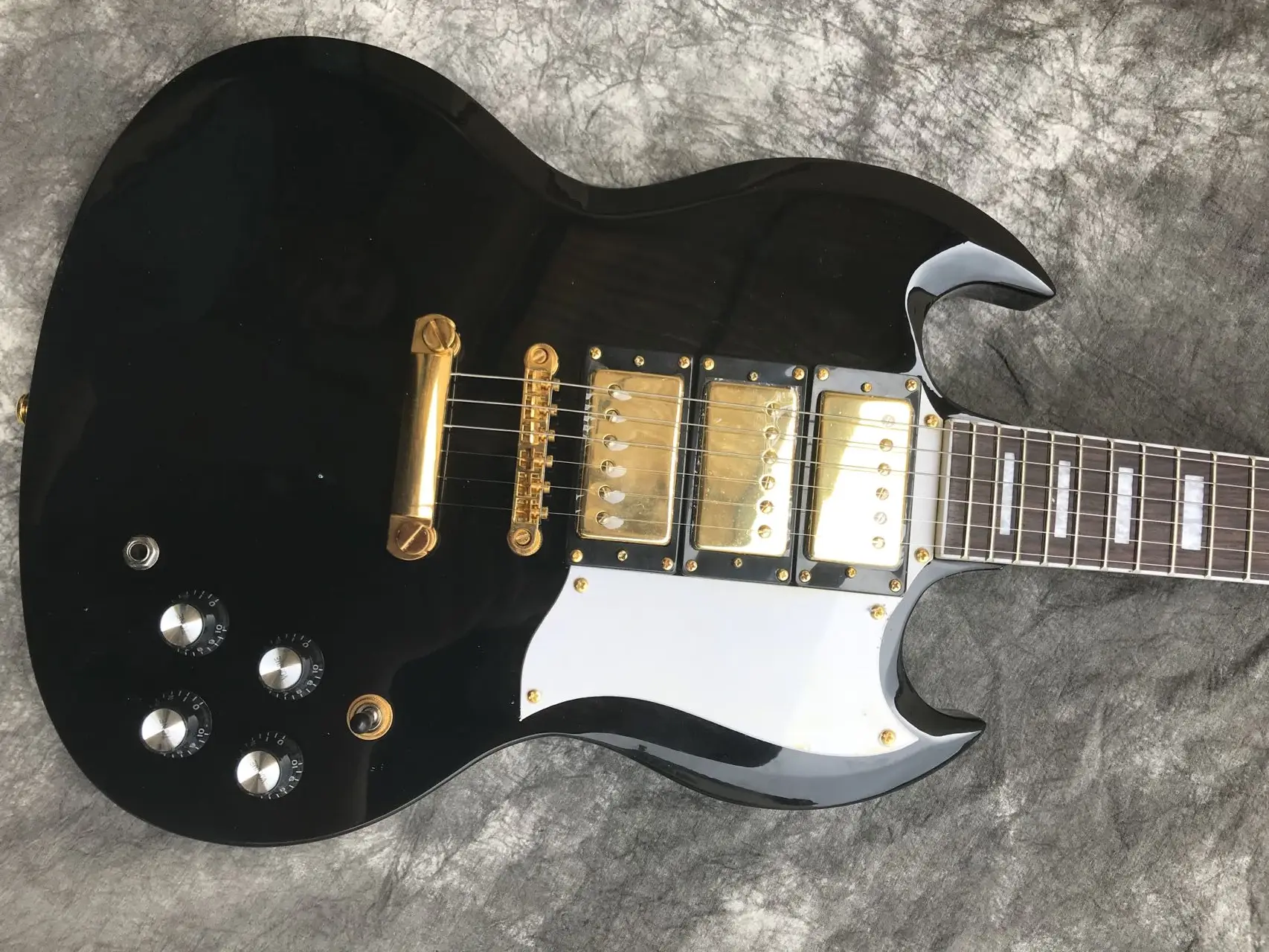 

Glossy Finish 6 String Electric Guitar 3 Pickups Gold Hardware White Pick Guard Black ,Free Shipping