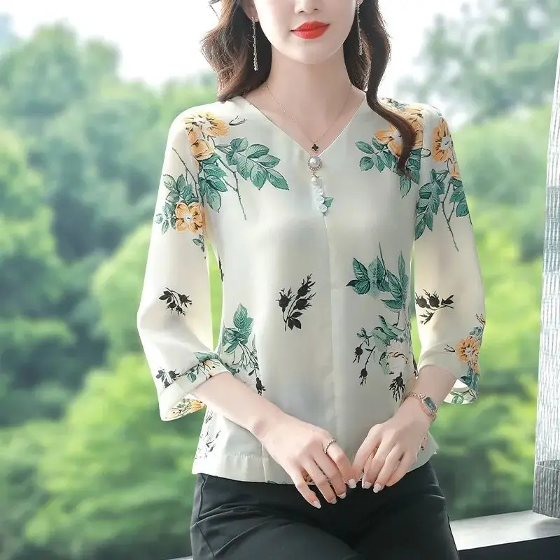 

2023 New Summer Office Lady Printing V-neck 3/4 Sleeve Blouse Women Clothes Simplicity Buttons Loose Shirts Ladies All-match