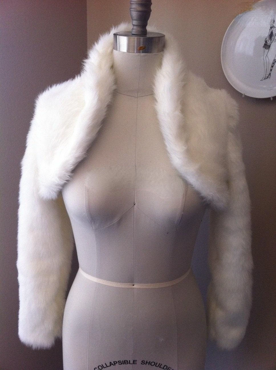 

Tempting Wedding Jacket Accessories Bridal Bolero Winter Wraps Coat Stole Faux Fur Fabric Long Sleeves Brides Bridal Jackets
