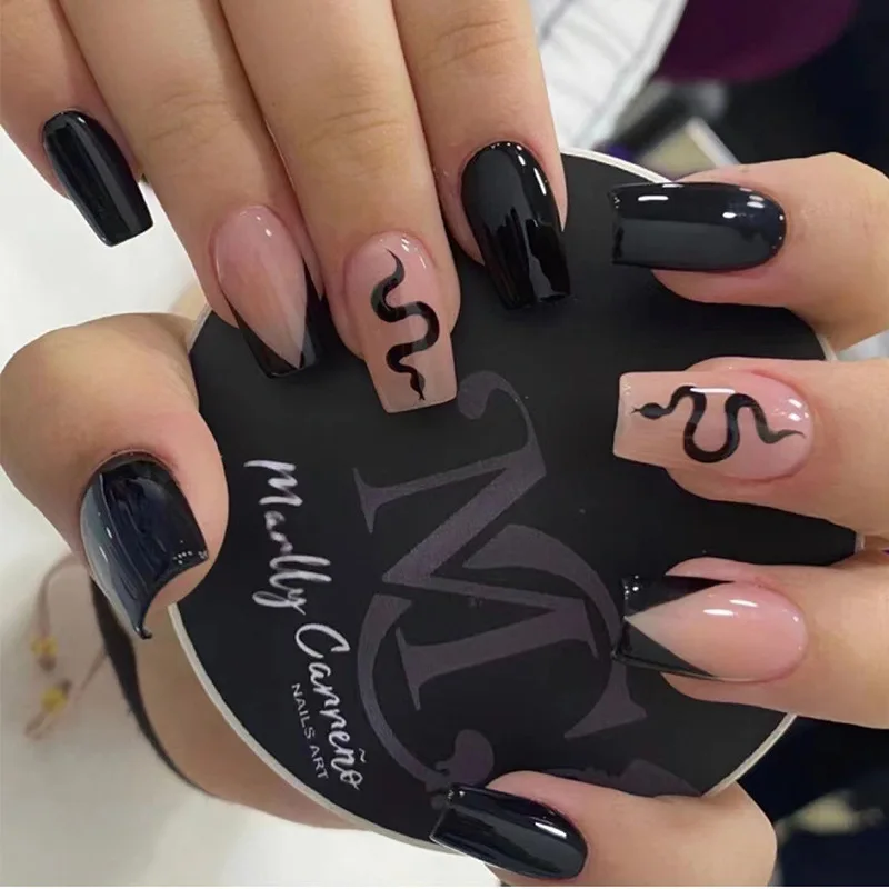 

Press on Nail Painting Gothic 24Pcs/Box Serpentine design Black Snake