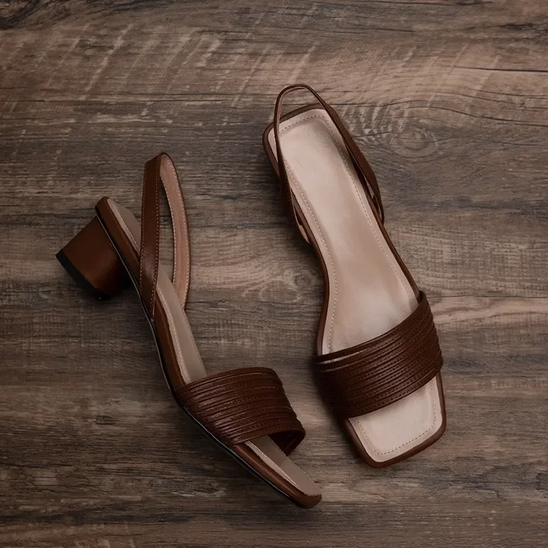 Рисунок 6 - Сандалии женские кожаные ручной работы