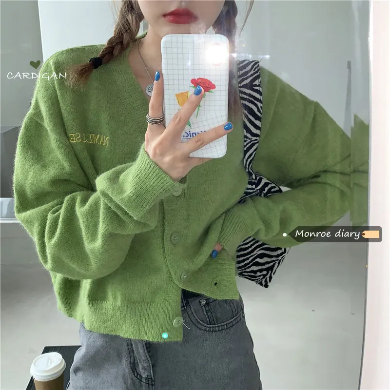 

Green long sleeved knitted cardigan sweater coat 2022 new spring and autumn women's loose short BM style sweet and spicy top