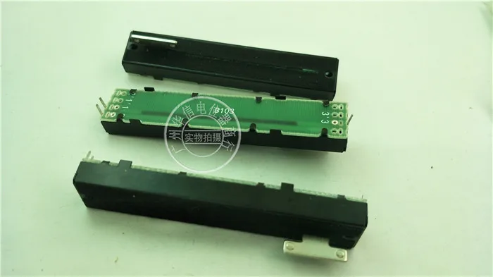 

Консоль миксера AVOLITES 2004, прямой потенциометр слайда B10Kx2/ручка фейдера 8T, 1 шт.