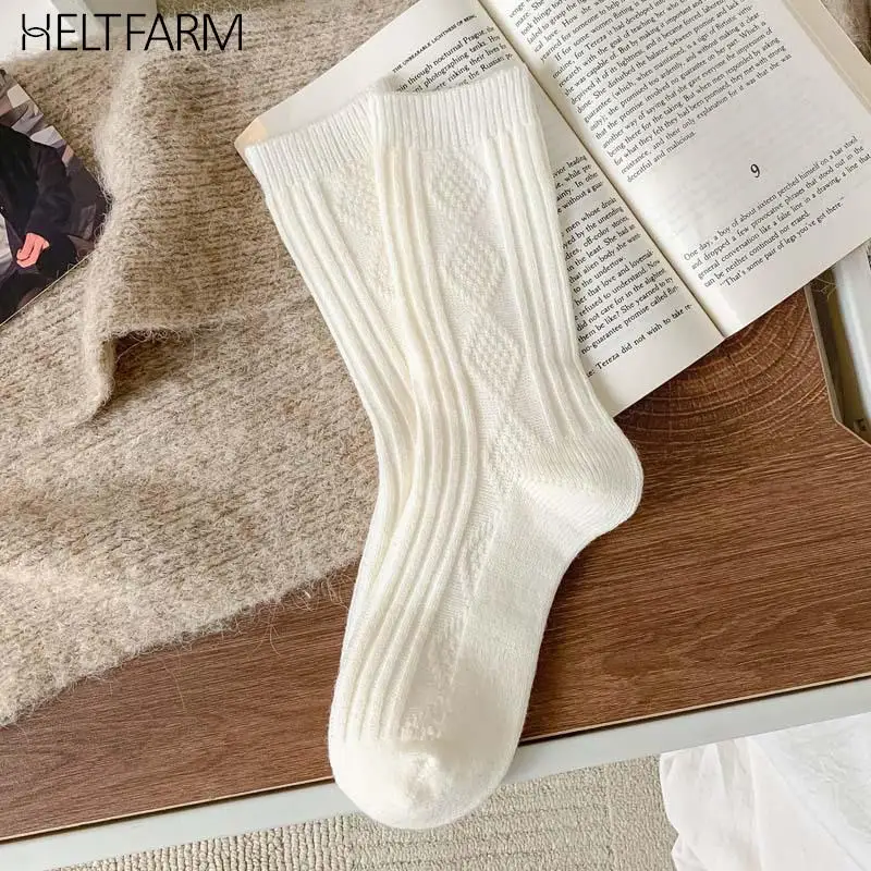 

1 Pair Winter Wool Socks Women Rhombus Lattice Middle Tube Socks Thickened Thermal Sock Retro Casual Cotton Socks
