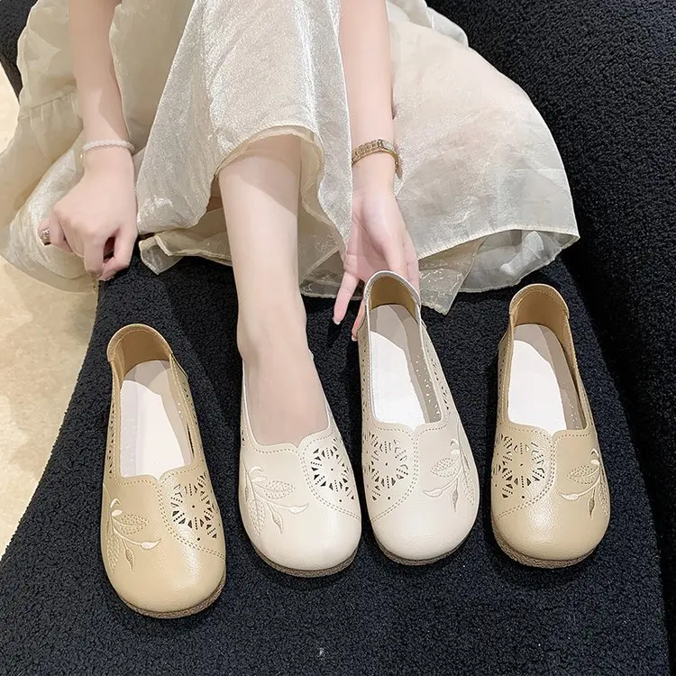 

Hollow PU Leather Breathable Soft Flat Sole Sandals Summer Women's Shoes Women's Casual Solid Buckle Women's Sandals Plus Size