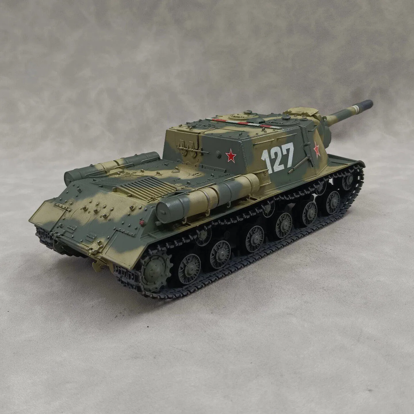 Фото Советский танк ИСУ-152 в масштабе 1/35, изготовленный и расписанный вручную, готовая статическая декоративная модель. №2