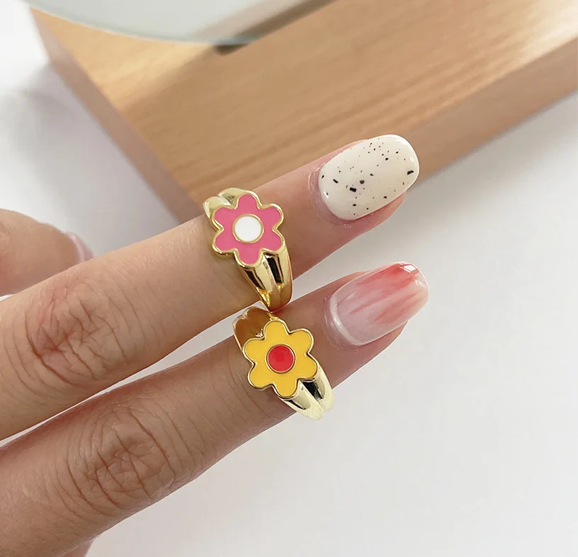 

Cute Sweet Enamel Flower Rings for Women Pink Yellow Enamel Sunflower Ring Open Adjustable Cuff Ring Trendy Party Jewelry Gifts