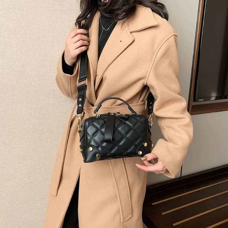 Women's Fashion Retro Crossbody Ringer Embroidery Thread Single Shoulder Bag Portable Luxury Square Hand Bags for женский Bolsa