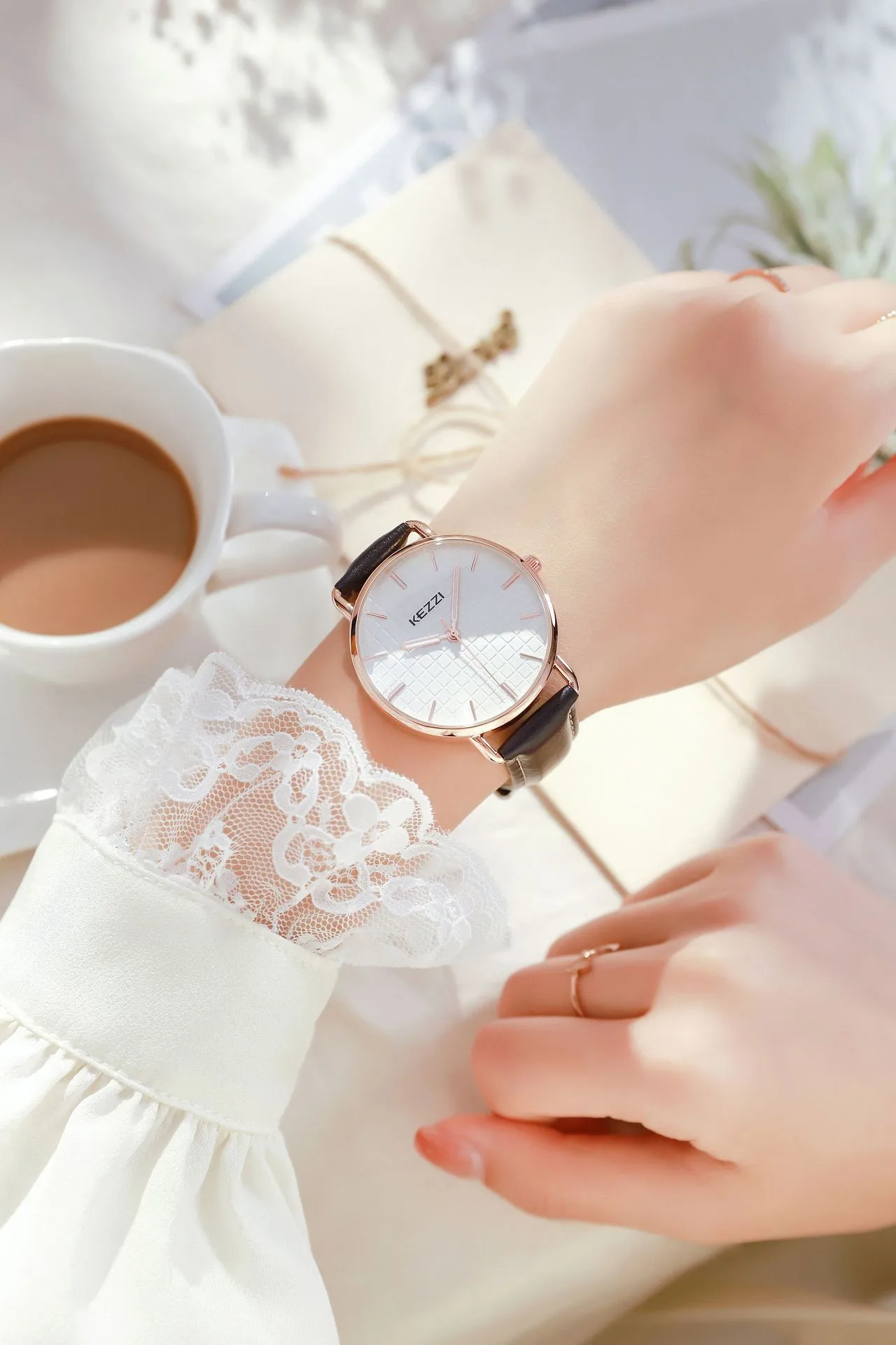 The same fashionable, cool and trendy women's watch made by Netcom is a simple quartz watch for senior high school students