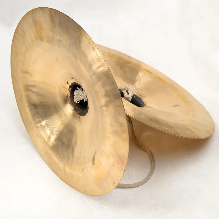 Фарфоровые тарелки с имитацией китайского льва