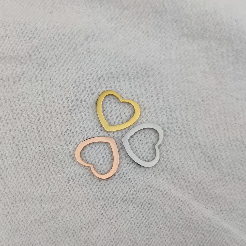 

5pcs Hollow Heart Shape Stainless Steel Pendant Wholesale Diy Various Fashion Jewelry for Your Favorite Special Memorial