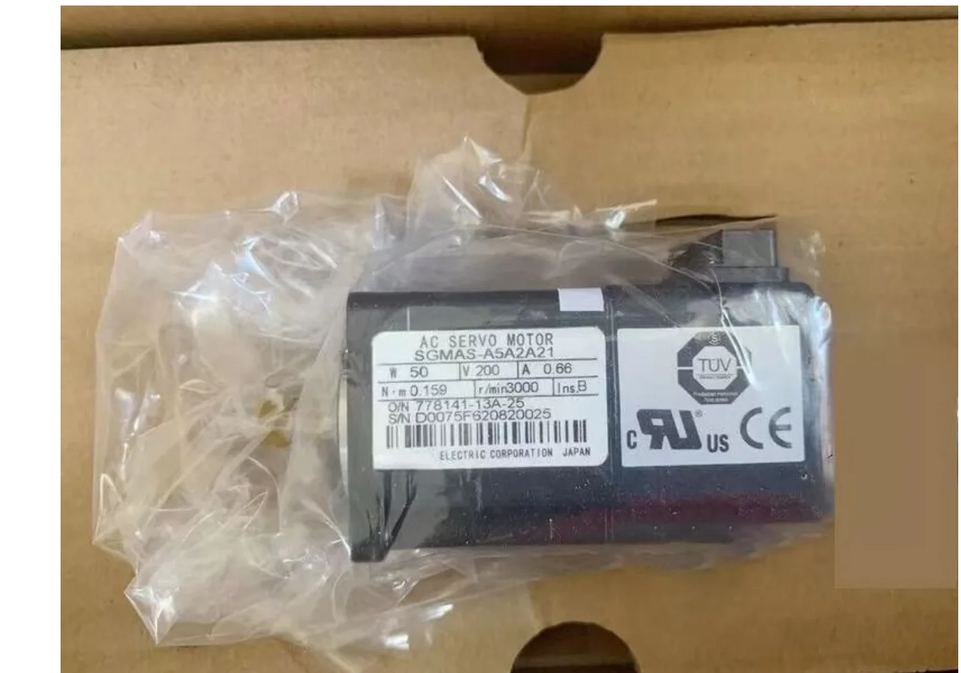 Новый SGMAS-A5A2A21 AC Серводвигатель SGMASA5A2A21