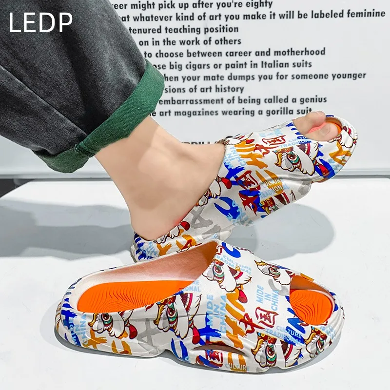 Мужские шлепанцы для дома и улицы универсальные сандалии Нескользящие удобные