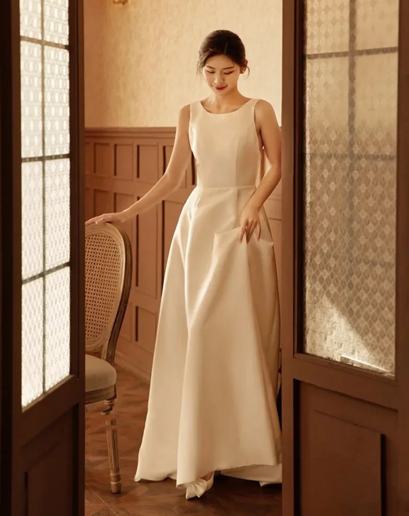 

2022 Photo-Shooting Elegant Japanese Simple Satin A-Line Vintage Sleeveless O Neck Backless ウエディングドレス Wedding Dress Gown Bridal