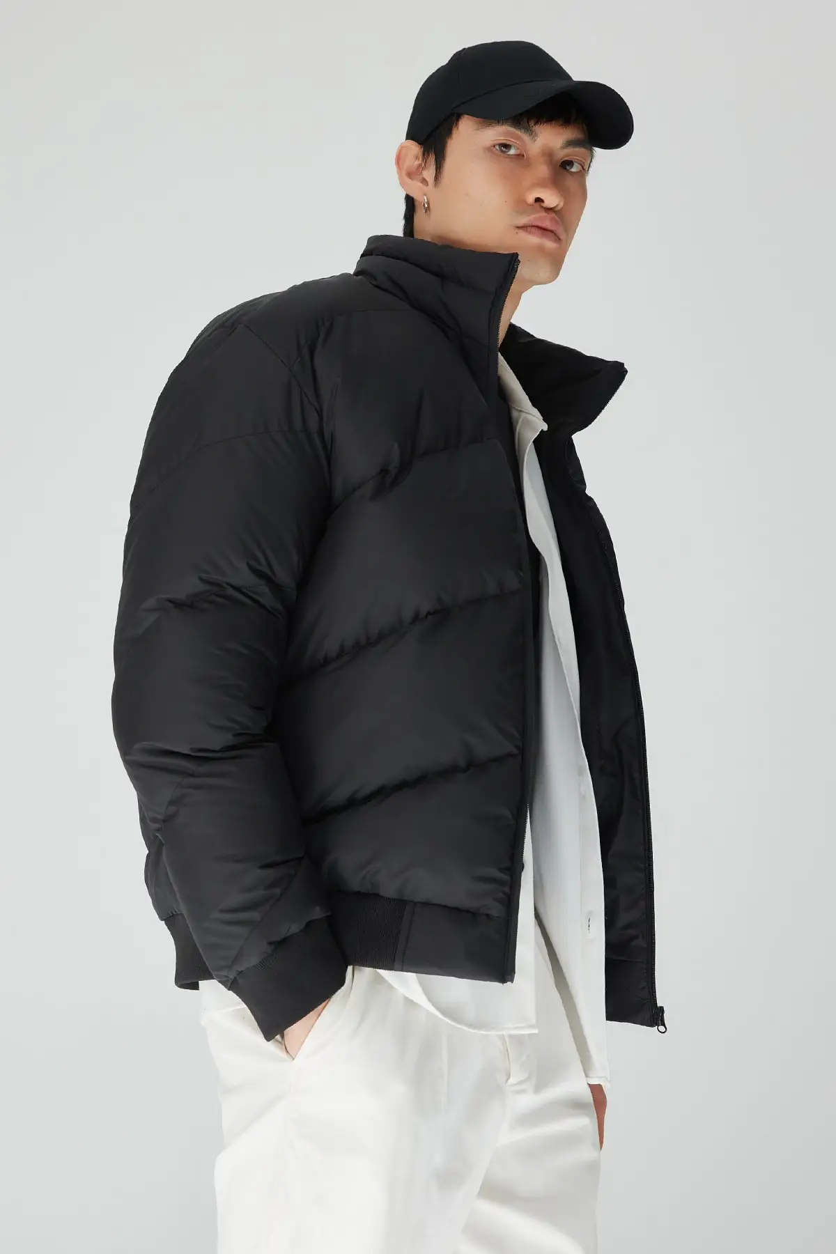 Black Men's Regular Fit Oblique Windproof Jacket TMNAW23MO00073