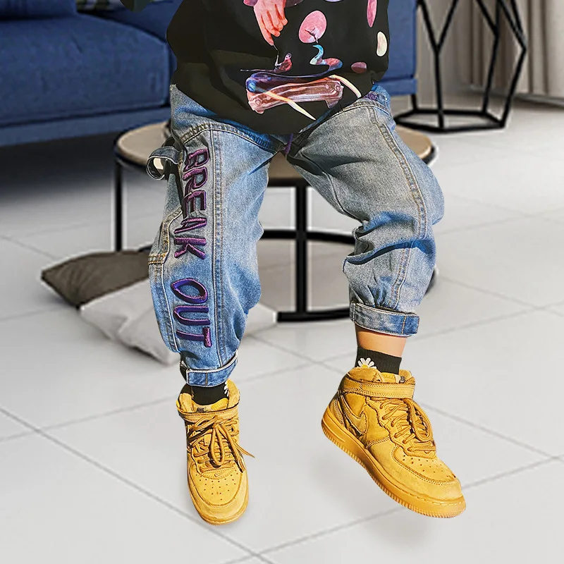 

Boys Embroidered Letters Jeans Spring Autumn Denim Pants 2021 New Fashion Children Loose Casual Trousers Big Boys Clothes