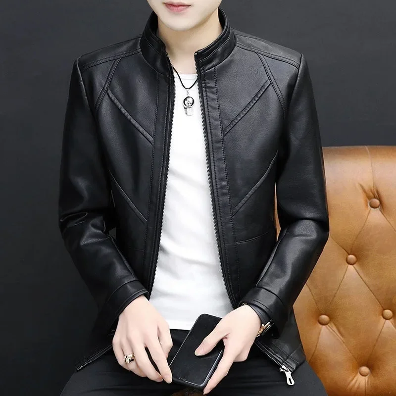Мужская стильная кожаная куртка повседневная тонкая разглаживающая свой силуэт