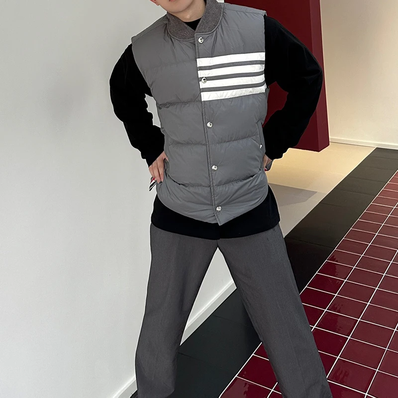 Winter Men Vest Down Jacket Smart Causal Warm Sleeveless Jackets Luxury Brand Famous Stripes Design Women TB Waistcoat