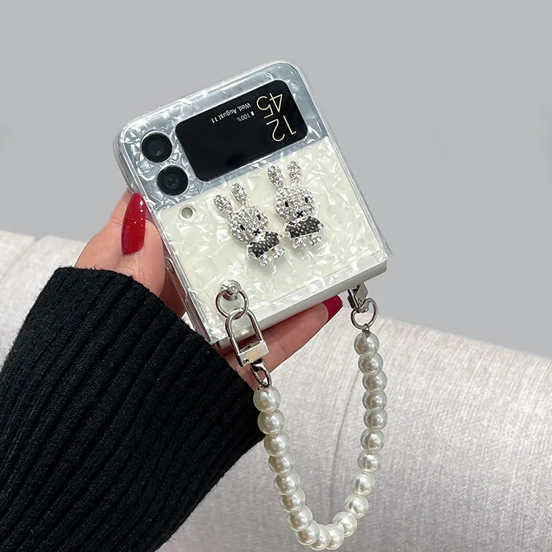 ZFlip 3 Funda Case for Samsung Galaxy Z Flip 3 Bunny Decorate Pearl Bracelet Full Shock Proof Protection Mobile Phone Case Cover