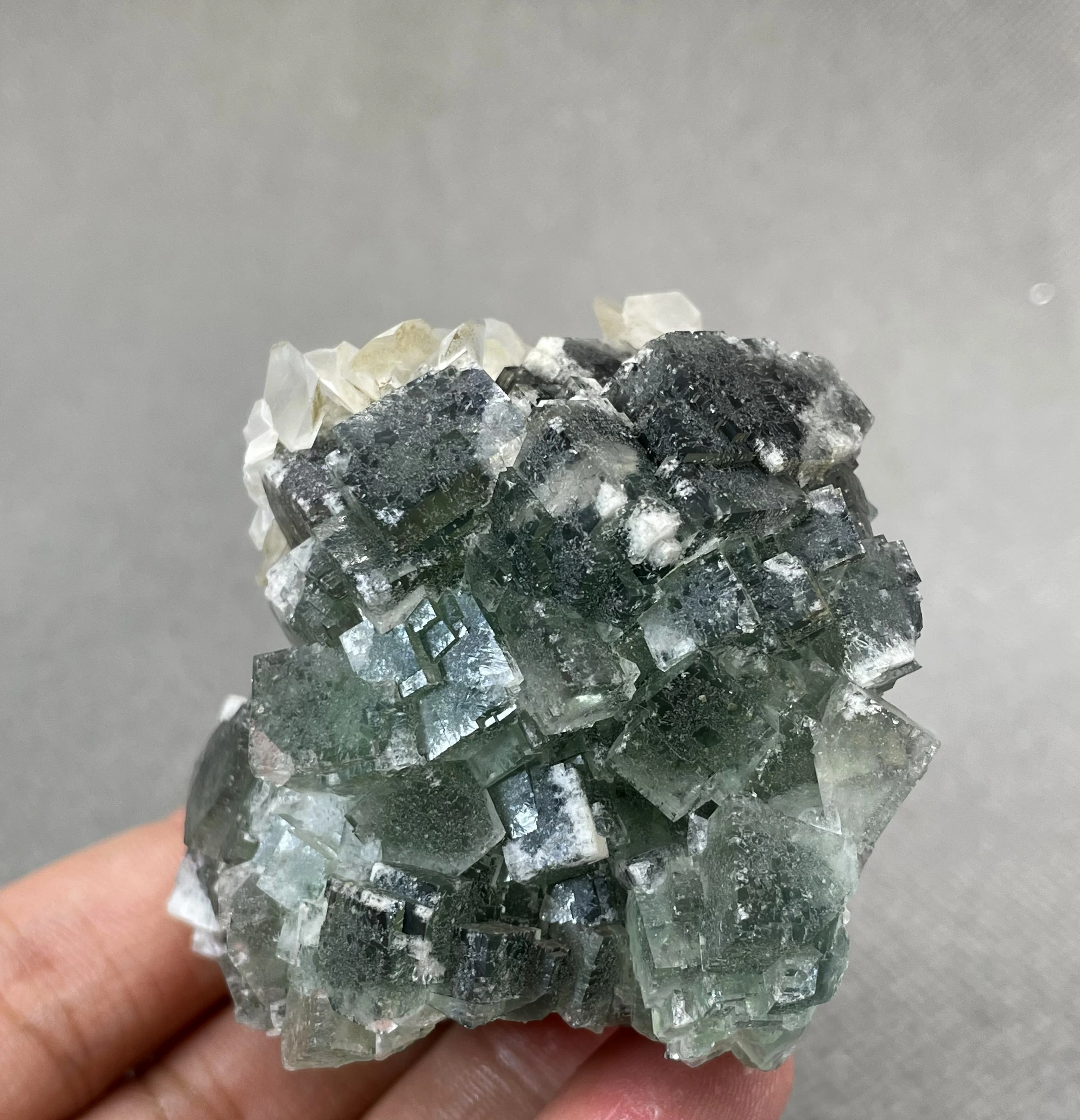 

NEW! 190g natural fluorite and flaky fluorescent calcite symbiotic mineral specimen stones and crystals healing crystals quartz