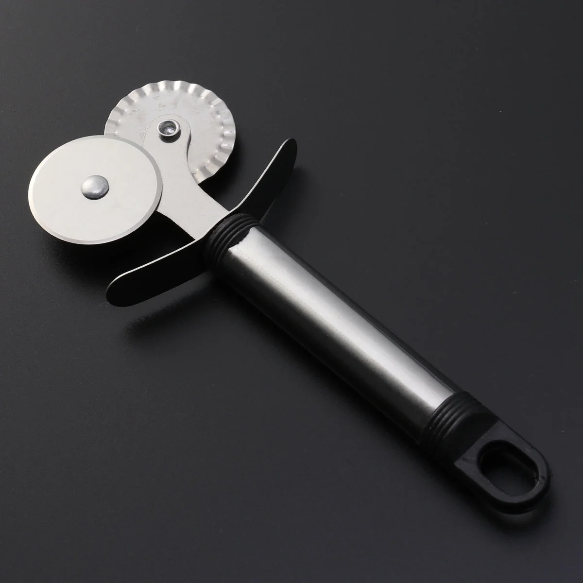 

Double Wheel Stainless Steel Pizza Pizza Roller Gadget Pastry Slicer Wheel Lace Pattern Dough Hob Pastry Dough Wheels