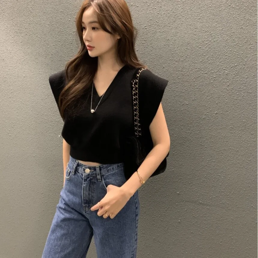 

2023 South Korea Chic Spring And Autumn Vintage V-Neck Vest Sweater Women Fashion Loose Knit Vest Small Wear Outside 265