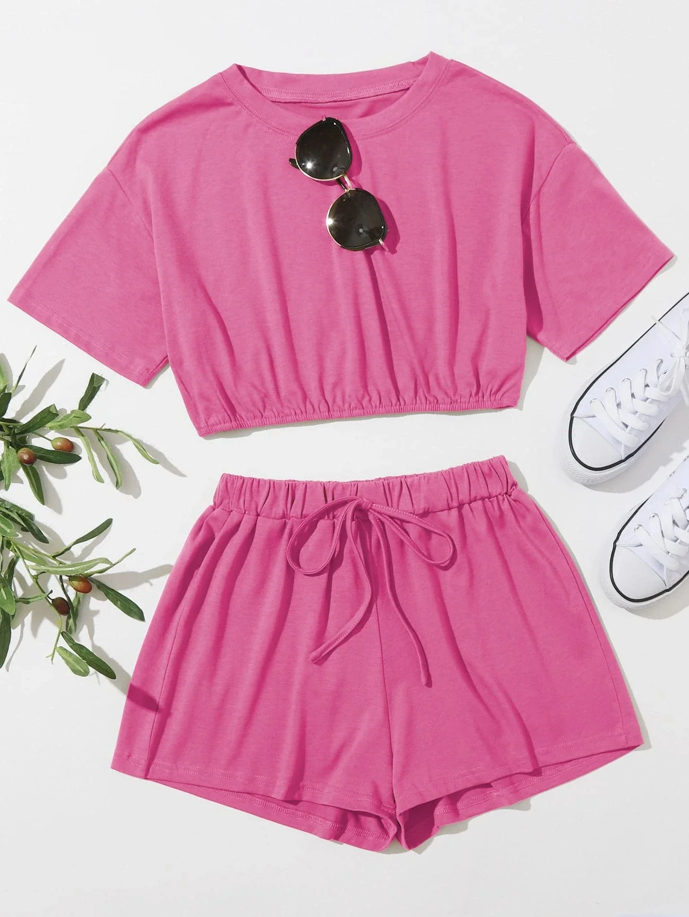 

Solid Crop Top & Knot Front Shorts