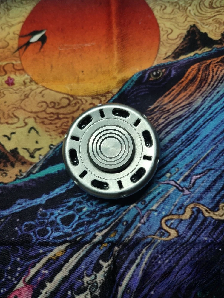 

Second-Hand out-of-Print Tianyi Fingertip Gyro Stainless Steel Material Normal Use Trace Accessories Complete