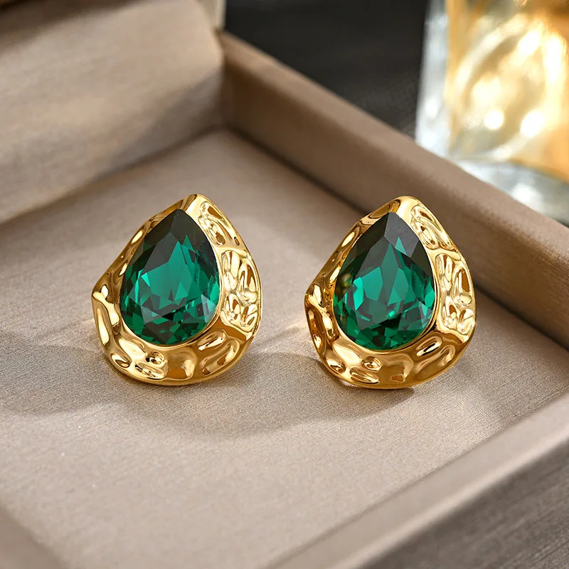 

Diamond Emerald Drop Earrings