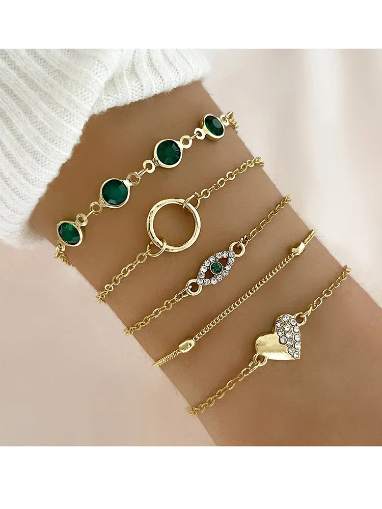 Новинка 2024 браслет с полым зеленым сердцем для женщин комплект из 5 предметов